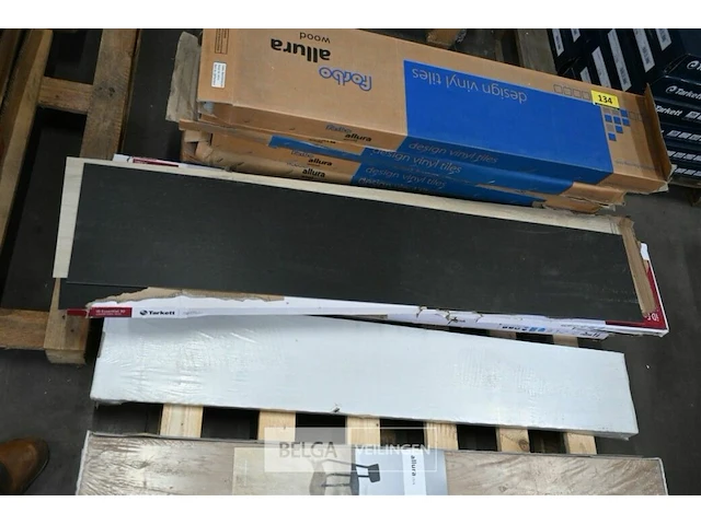 Tarkett vinylvloer l121,9xb22,9 cm - afbeelding 1 van  2