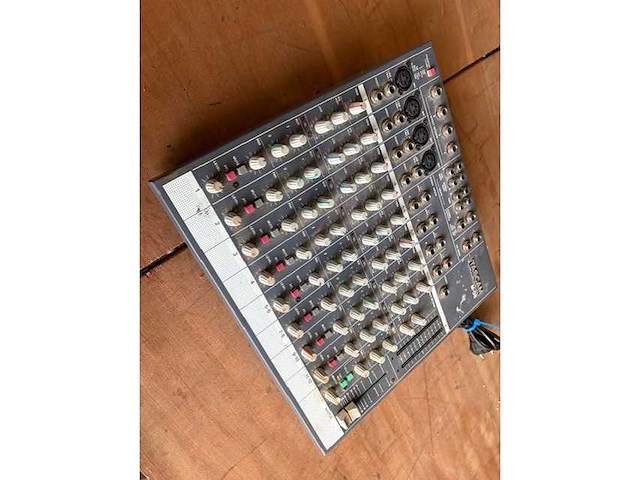 Tascam - analog mixing console - afbeelding 1 van  4