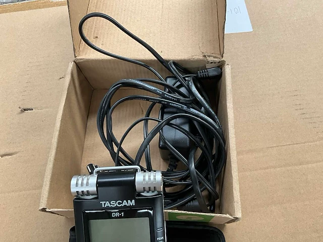 Tascam dr-1 (portable digital recorder) - afbeelding 2 van  3