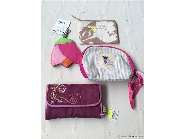 Tasjes + - afbeelding 1 van  2