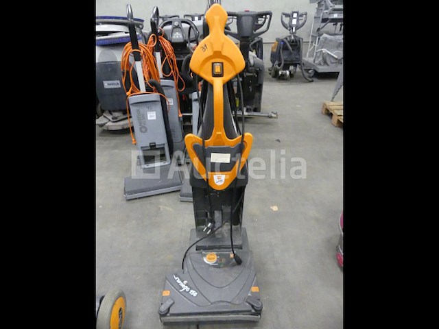 Taski swingo 150 stofzuiger, taski 40lhs vloerreiniger - afbeelding 1 van  7