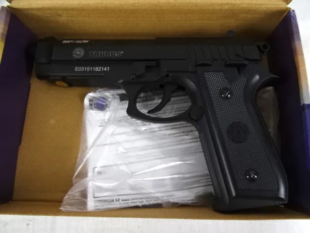 Taurus pt92 - afbeelding 2 van  3