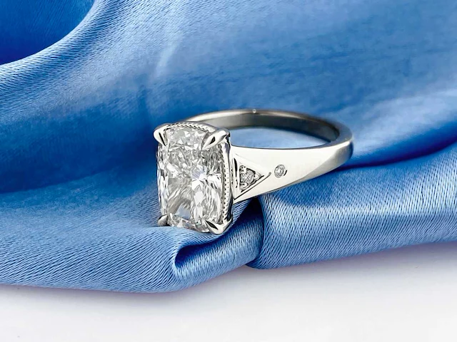 Taylor swift-geïnspireerde 2.04ct in het laboratorium gekweekte diamanten verlovingsring - afbeelding 7 van  9