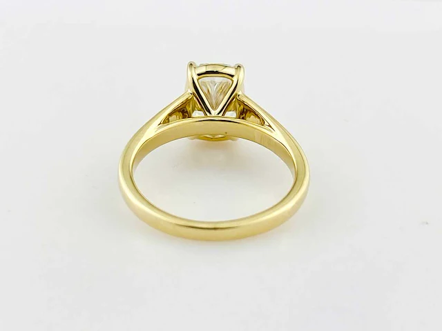 Taylor swift-inspired 2.04ct lab-grown diamond engagement ring - afbeelding 7 van  9