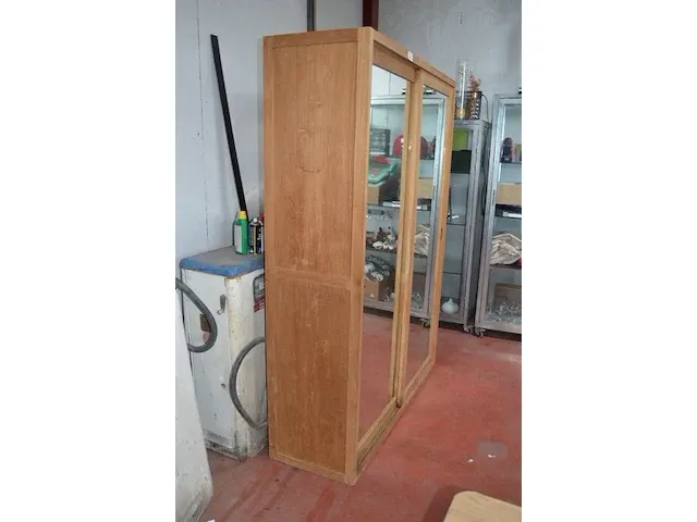 Teak kast met 2 spiegelschuifdeuren afm. 210x158x50cm - afbeelding 3 van  6