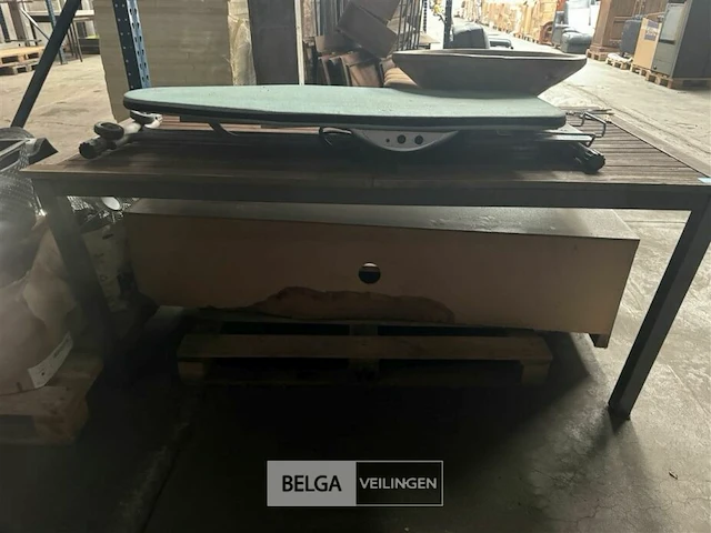 Teak tafel voor buiten - afbeelding 2 van  2