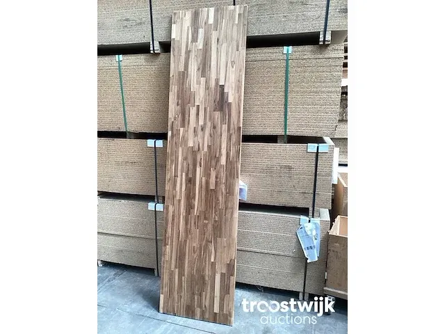 Teak - afbeelding 1 van  1