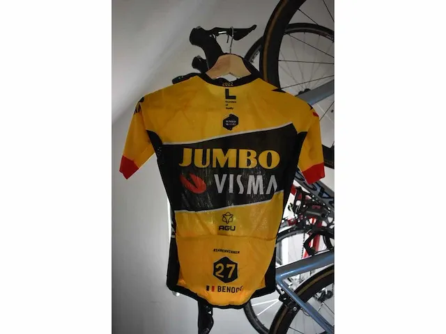 Team trui jumbo visma gesigneerd door tiesj benoot - afbeelding 2 van  2