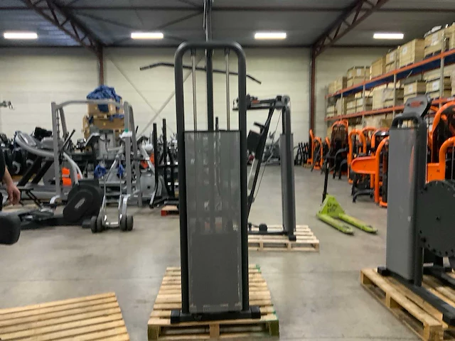 Teca commercial lat pulldown krachtstation - afbeelding 5 van  5