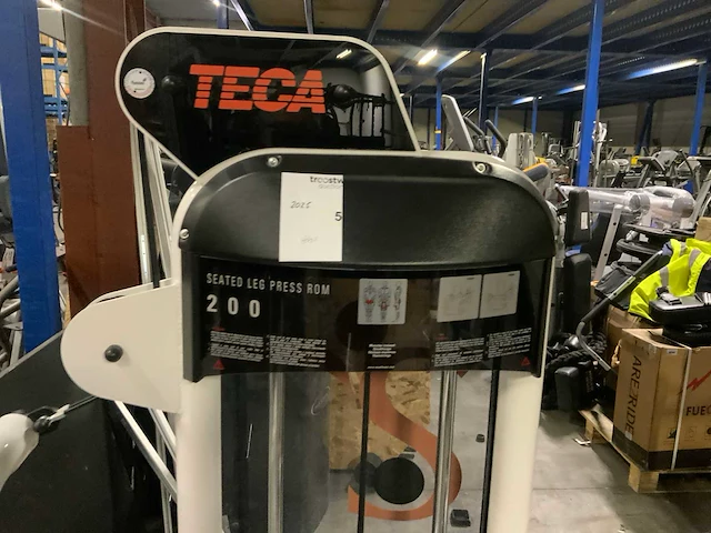 Teca seated legpress rom krachtstation - afbeelding 2 van  5