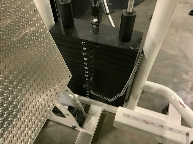 Teca seated legpress rom krachtstation - afbeelding 3 van  5