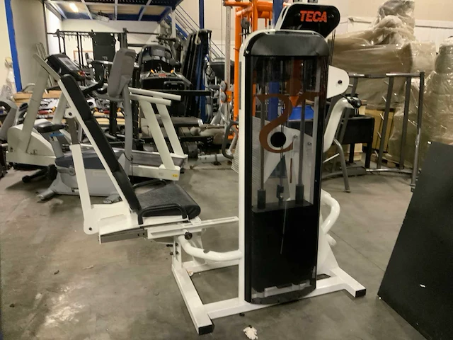 Teca seated legpress rom krachtstation - afbeelding 5 van  5