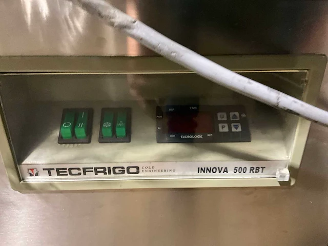 Tecfrigo innova 500 rbt staande koel en vries vitrine - afbeelding 4 van  7
