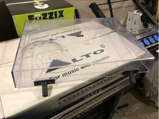 Technics - sl1200 - diverse audio - afbeelding 1 van  1