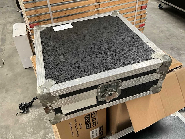 Technics sl1200 in flight case - afbeelding 3 van  3
