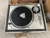 Technics sl1200 in flight case - afbeelding 1 van  4