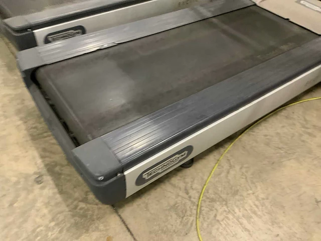 Technogym - classic run - 700 led - treadmill - afbeelding 2 van  6