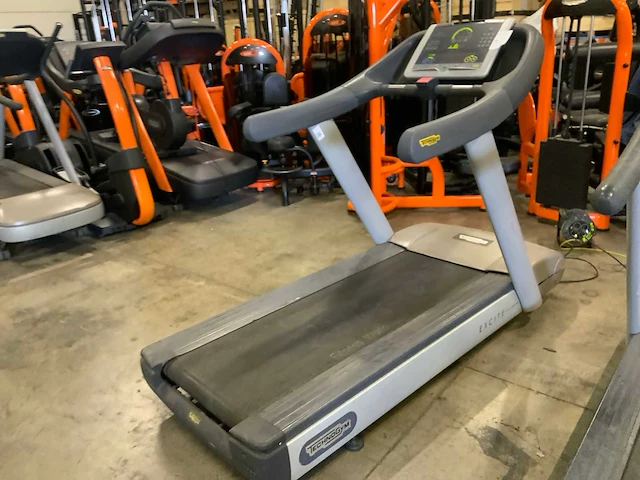 Technogym - classic run - 700 led - treadmill - afbeelding 5 van  5