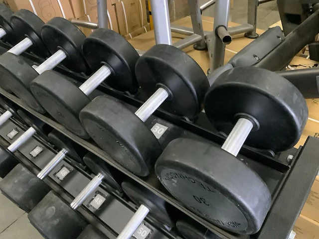 Technogym - dumbbells met pure rek - 22;24;26;28;30;44;46;46;48;50kg - power station - afbeelding 4 van  8