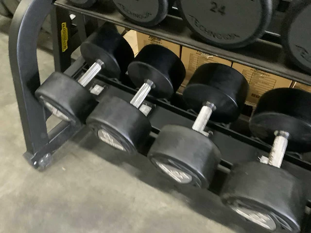 Technogym - dumbbells met pure rek - 22;24;26;28;30;44;46;46;48;50kg - power station - afbeelding 8 van  8