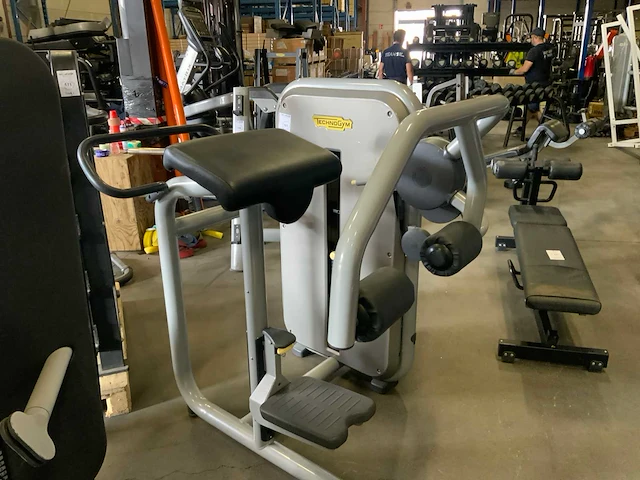 Technogym - element - glute - power station - afbeelding 1 van  4