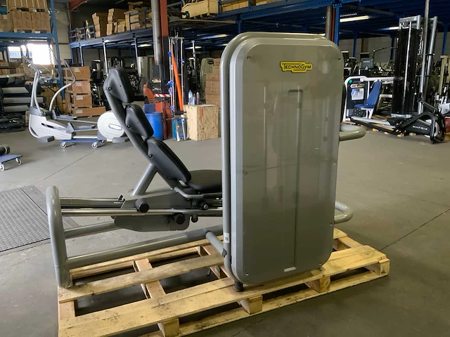 Technogym - element - legpress - power station - afbeelding 6 van  8