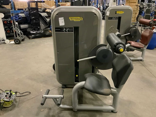 Technogym - element - lowerback - power station - afbeelding 1 van  6