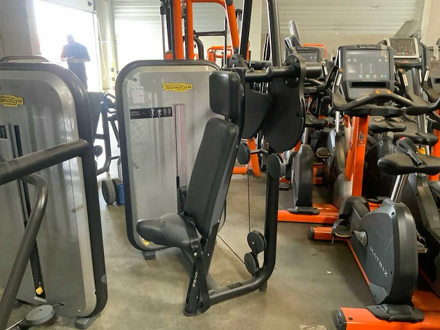 Technogym - element - vertical traction - power station - afbeelding 1 van  5