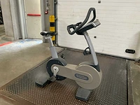 Technogym - excite 500 led - uprightbike - home trainer - afbeelding 2 van  5