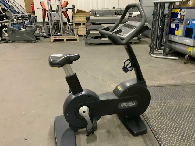Technogym - excite+ new bike - 500 led - home trainer - afbeelding 1 van  6