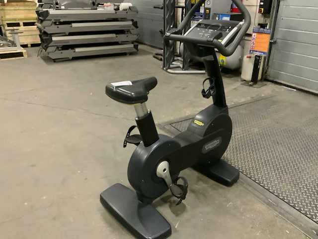 Technogym - excite+ new bike - 500 led - home trainer - afbeelding 2 van  6
