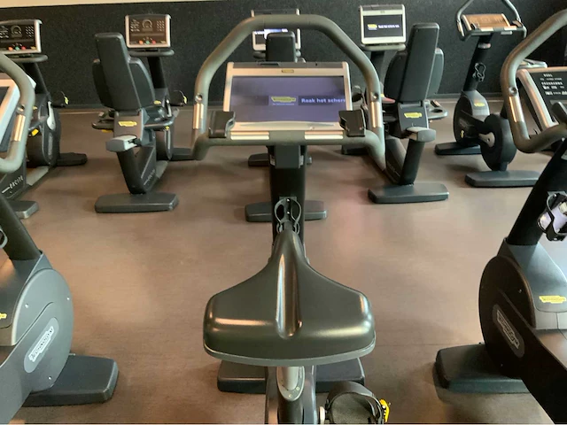 Technogym - excite new bike - 700 visioweb - home trainer - afbeelding 4 van  11