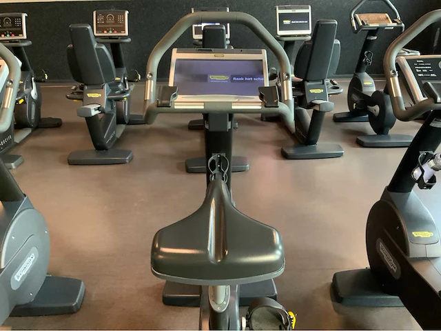 Technogym - excite new bike - 700 visioweb - home trainer - afbeelding 6 van  11