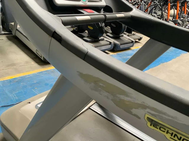 Technogym - excite run now - 500 led - treadmill - afbeelding 5 van  6