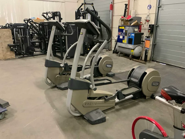 Technogym - excite synchro - 500 led - crosstrainer - afbeelding 6 van  6
