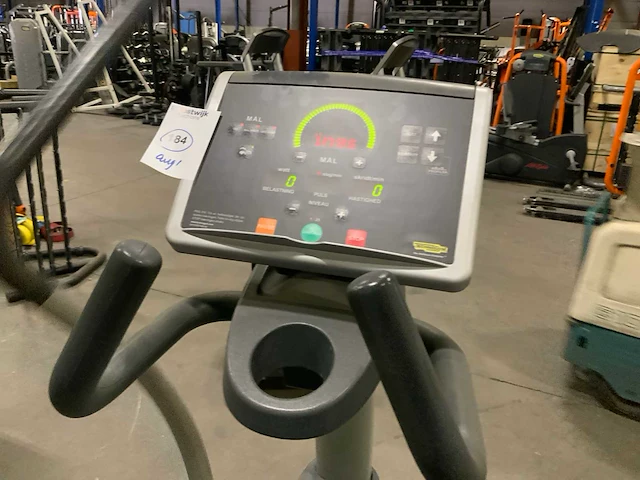 Technogym - excite synchro - 500 led - crosstrainer - afbeelding 4 van  5