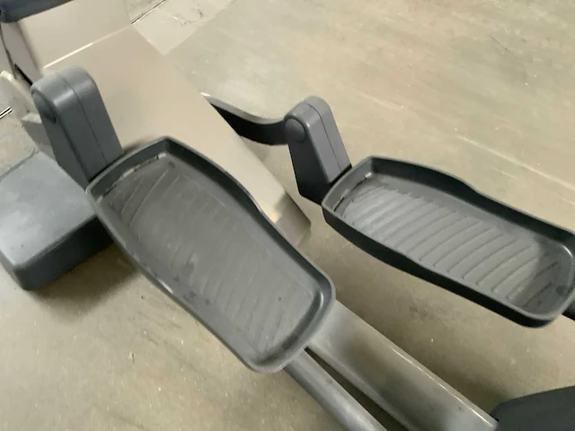 Technogym - excite synchro - 500 led - crosstrainer - afbeelding 3 van  6