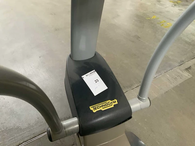 Technogym - excite synchro - 500 led - crosstrainer - afbeelding 4 van  6