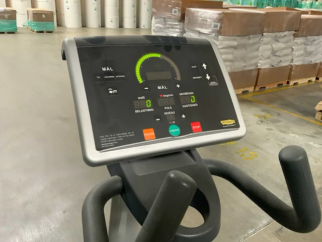 Technogym - excite synchro - 500 led - crosstrainer - afbeelding 5 van  6