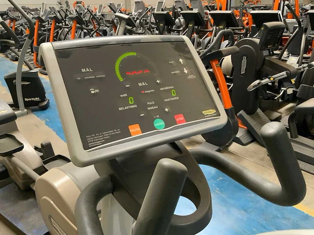 Technogym - excite synchro - 500 led - crosstrainer - afbeelding 5 van  6