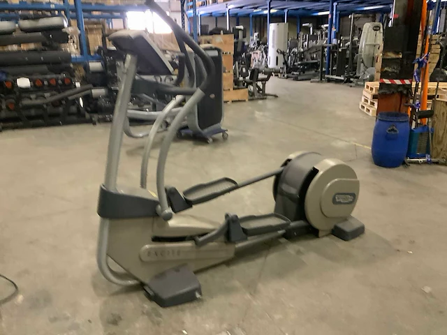 Technogym - excite synchro - 500 led - crosstrainer - afbeelding 7 van  7