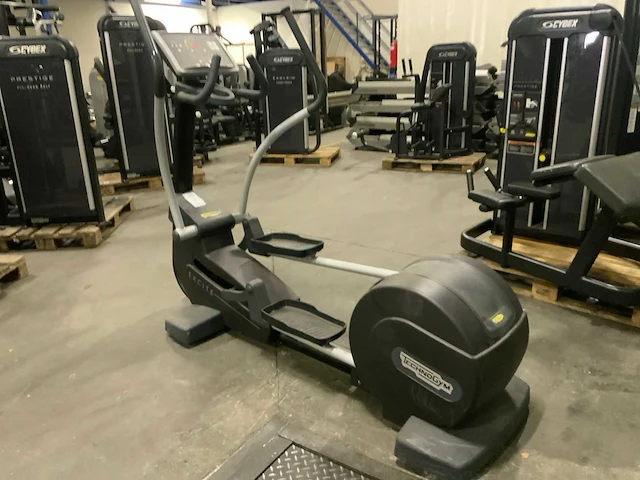 Technogym - excite+ synchro - 500 led - crosstrainer - afbeelding 1 van  5