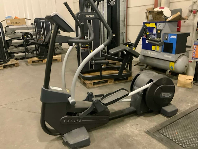 Technogym - excite+ synchro - 500 led - crosstrainer - afbeelding 2 van  5