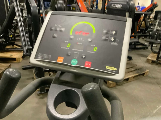 Technogym - excite+ synchro - 500 led - crosstrainer - afbeelding 4 van  5