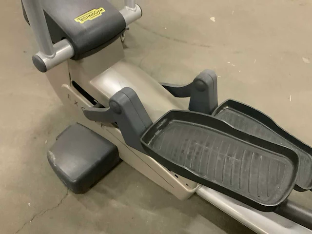 Technogym - excite synchro - 500led - crosstrainer - afbeelding 3 van  6