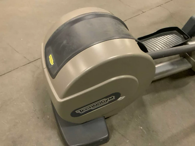 Technogym - excite synchro - 500led - crosstrainer - afbeelding 6 van  6