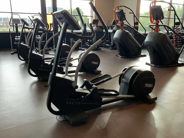 Technogym - excite+ synchro visioweb- crosstrainer - afbeelding 6 van  6