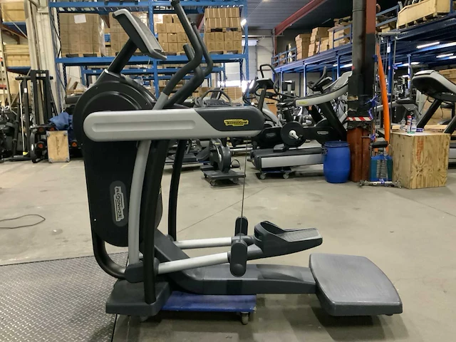 Technogym - excite+ vario - 500 led - crosstrainer - afbeelding 5 van  6