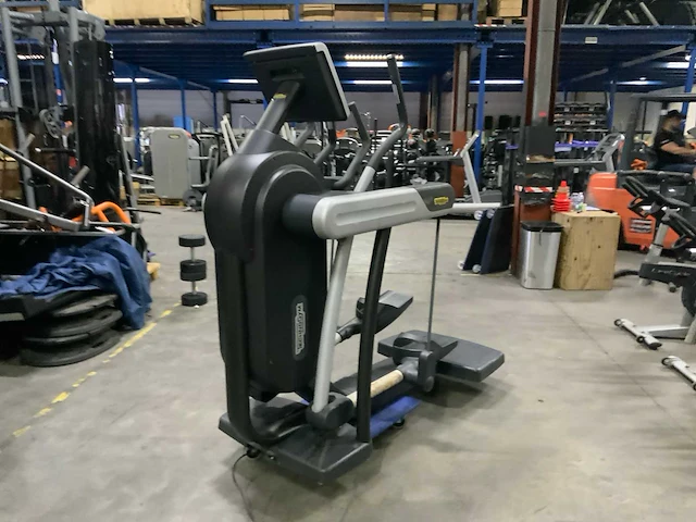 Technogym - excite vario - visioweb 700 - crosstrainer - afbeelding 1 van  6