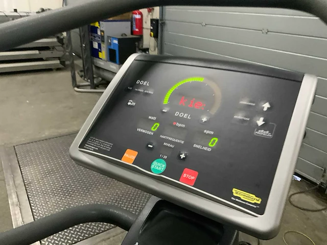 Technogym - excite+ wave - 500 led - crosstrainer - afbeelding 6 van  6